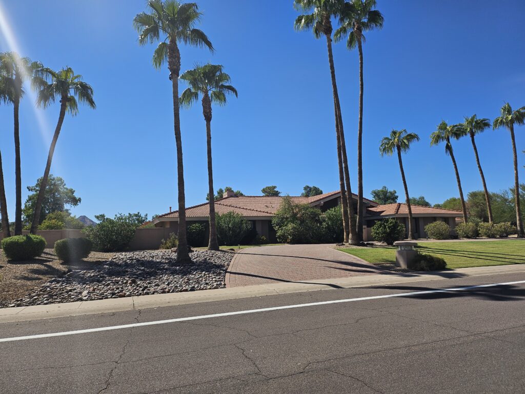 Arizona Homes For Sale wiht circle driveway